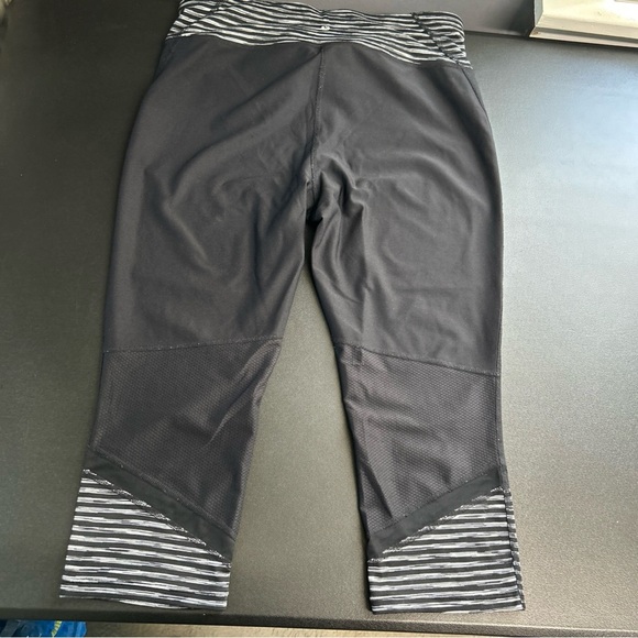 Xersion Activewear Leggings Women's Size L Stretch Black Sheer Cutout Accent - Picture 4 of 14